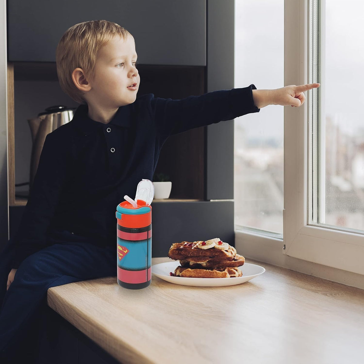 Superman Kids Licensed Flip Up Straw Supra Water Bottle 532ML – view 6